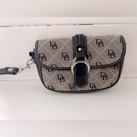 Dooney & Bourk-  Black Logo Wristlet - Picture 1 of 3